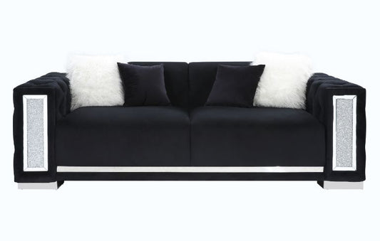 Trislar Sofa W/4 Pillows (Same Lv01397)