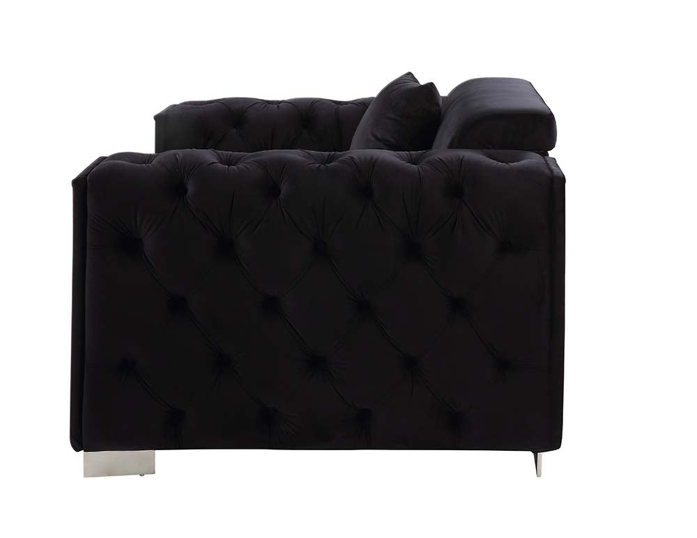 Trislar Sofa W/4 Pillows (Same 52525)